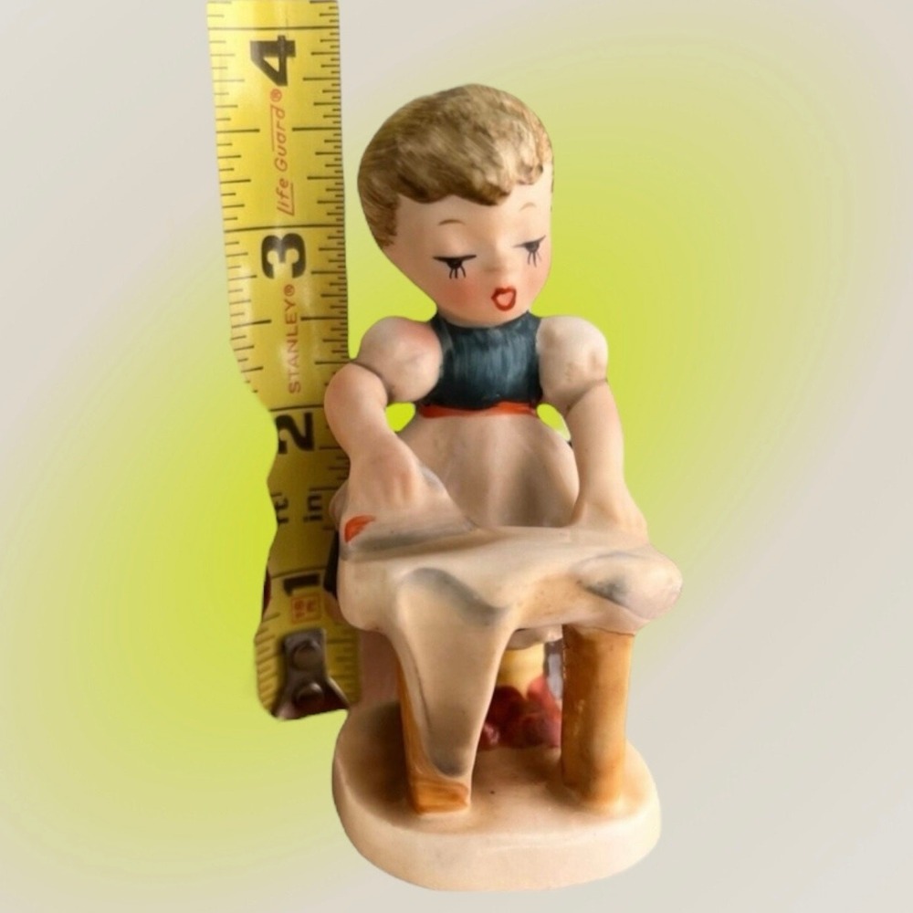 Napco Ceramic Figurine Japan Girl Ironing AH901 Grannycore Retro Cottagecore Vtg - Picture 7 of 12
